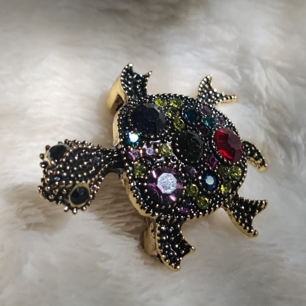 Colorful Turtle Brooch - Picture 2 of 3